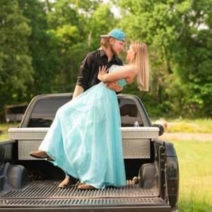 Meet your Posher, Ava